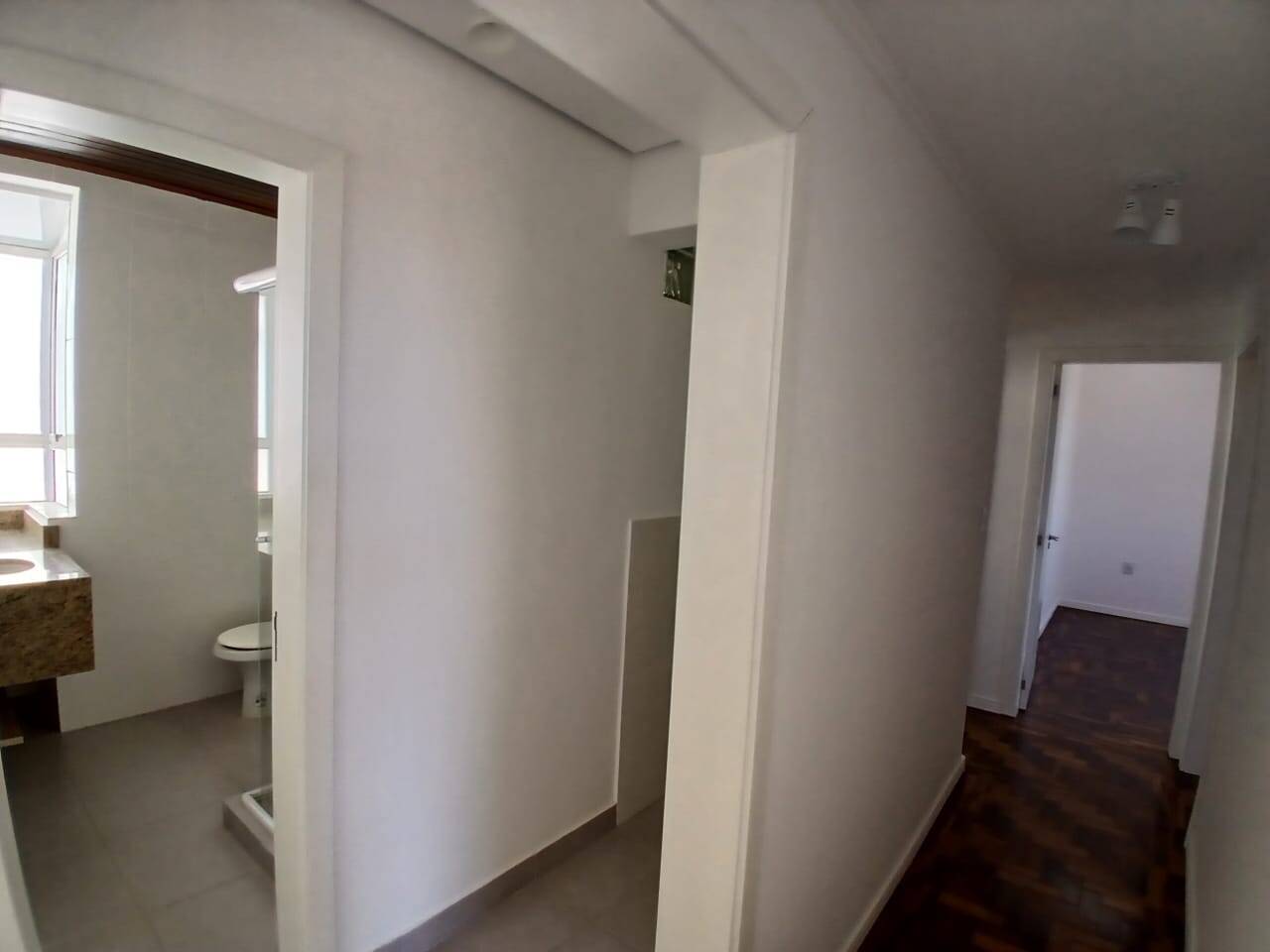 Apartamento para alugar com 3 quartos, 105m² - Foto 4