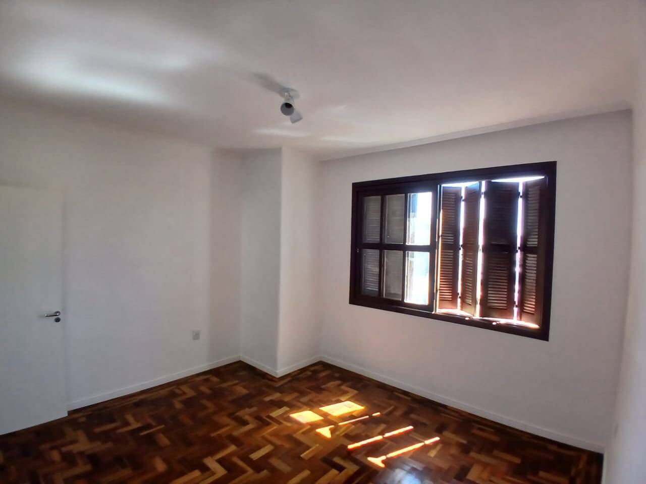Apartamento para alugar com 3 quartos, 105m² - Foto 11