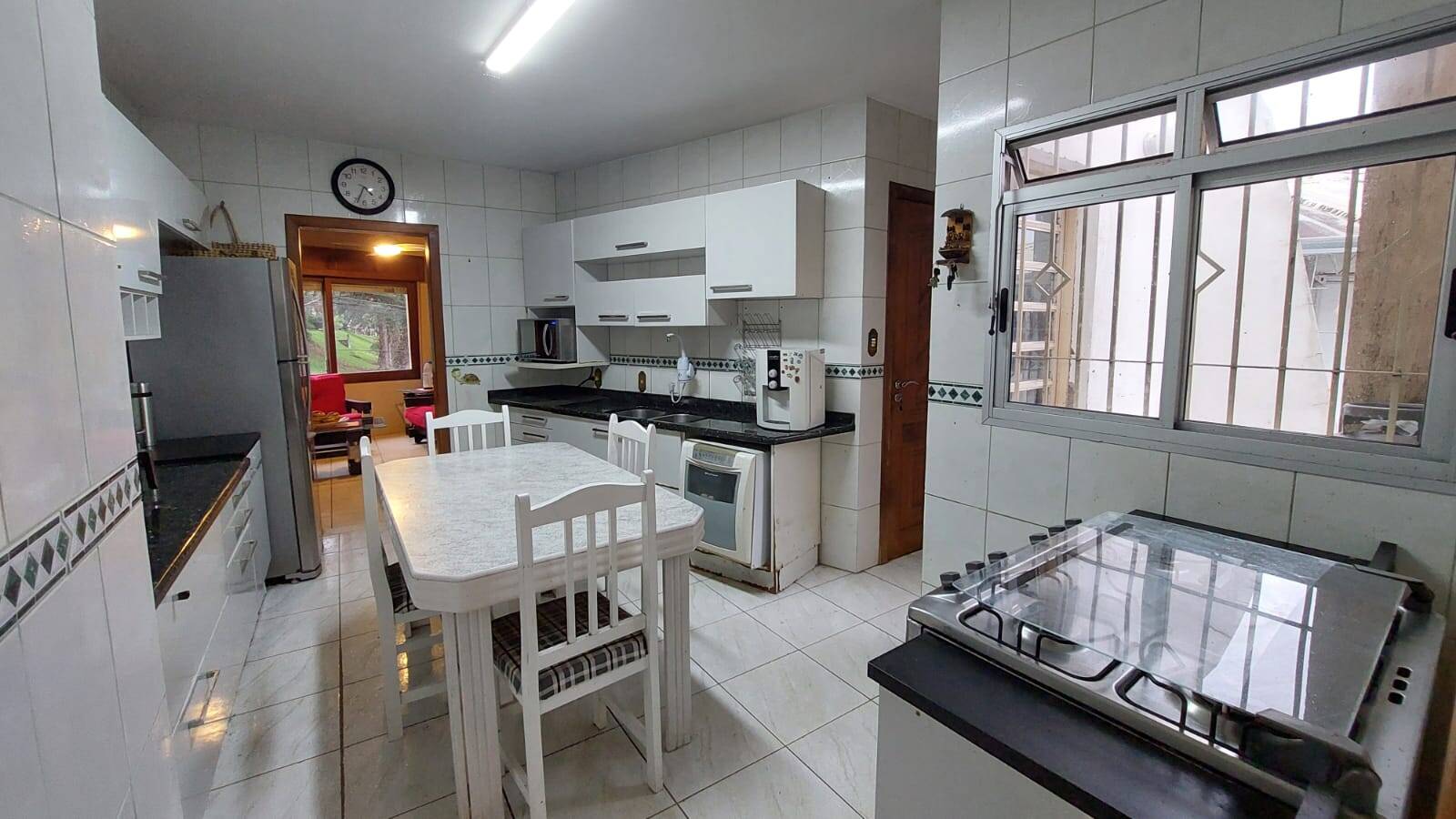 Casa, 4 quartos, 240 m² - Foto 4